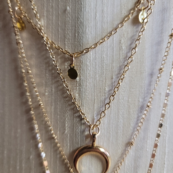 Layered Nacelace - Picture 4 of 6